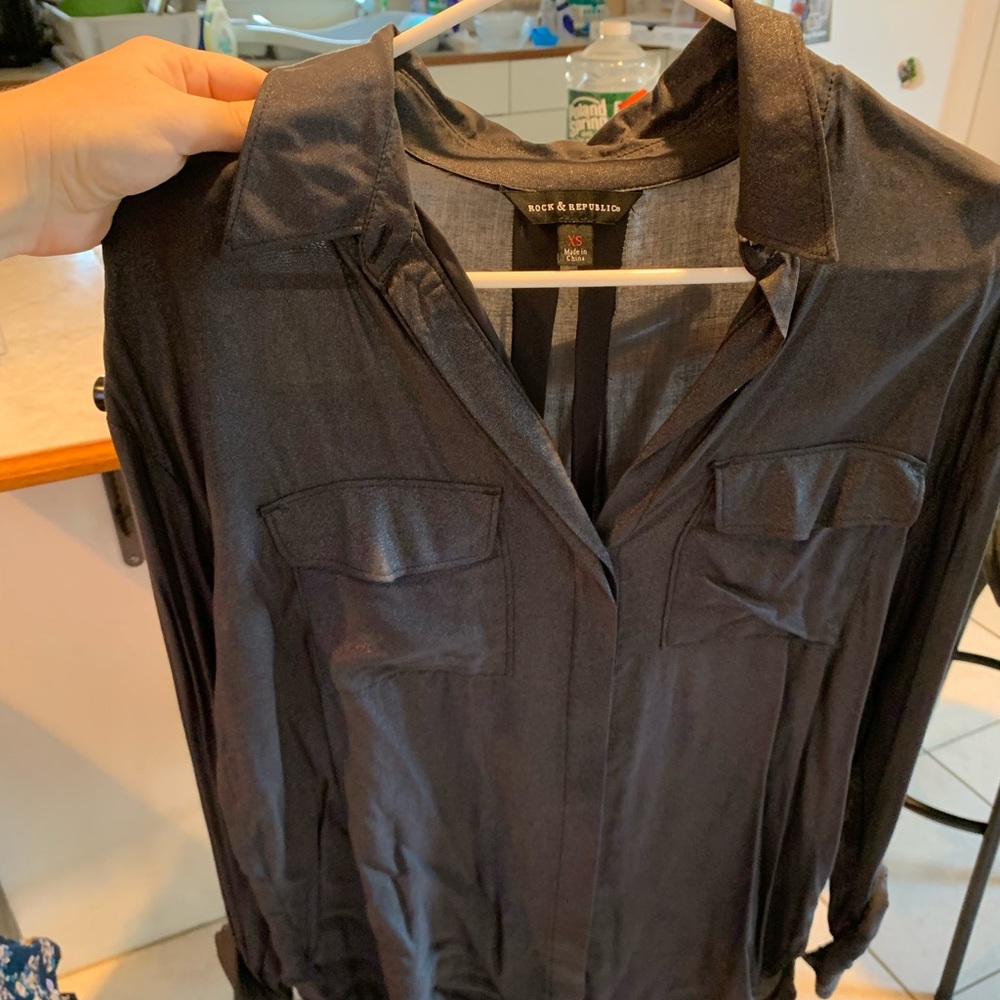 Rock & Republic gray blouse size XS. It has never been worn.